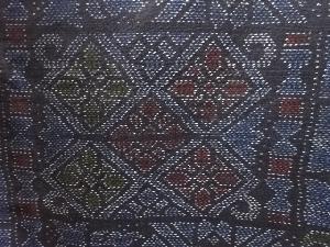 アンティーク　更紗模様織り出し本場泥大島紬着物